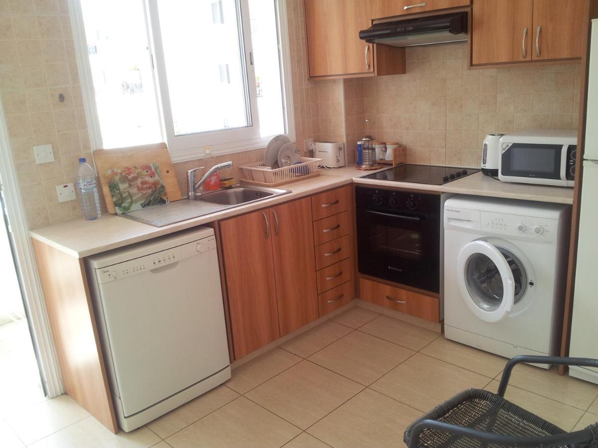 A Stone'S Throw From Everything Paphos Exterior photo